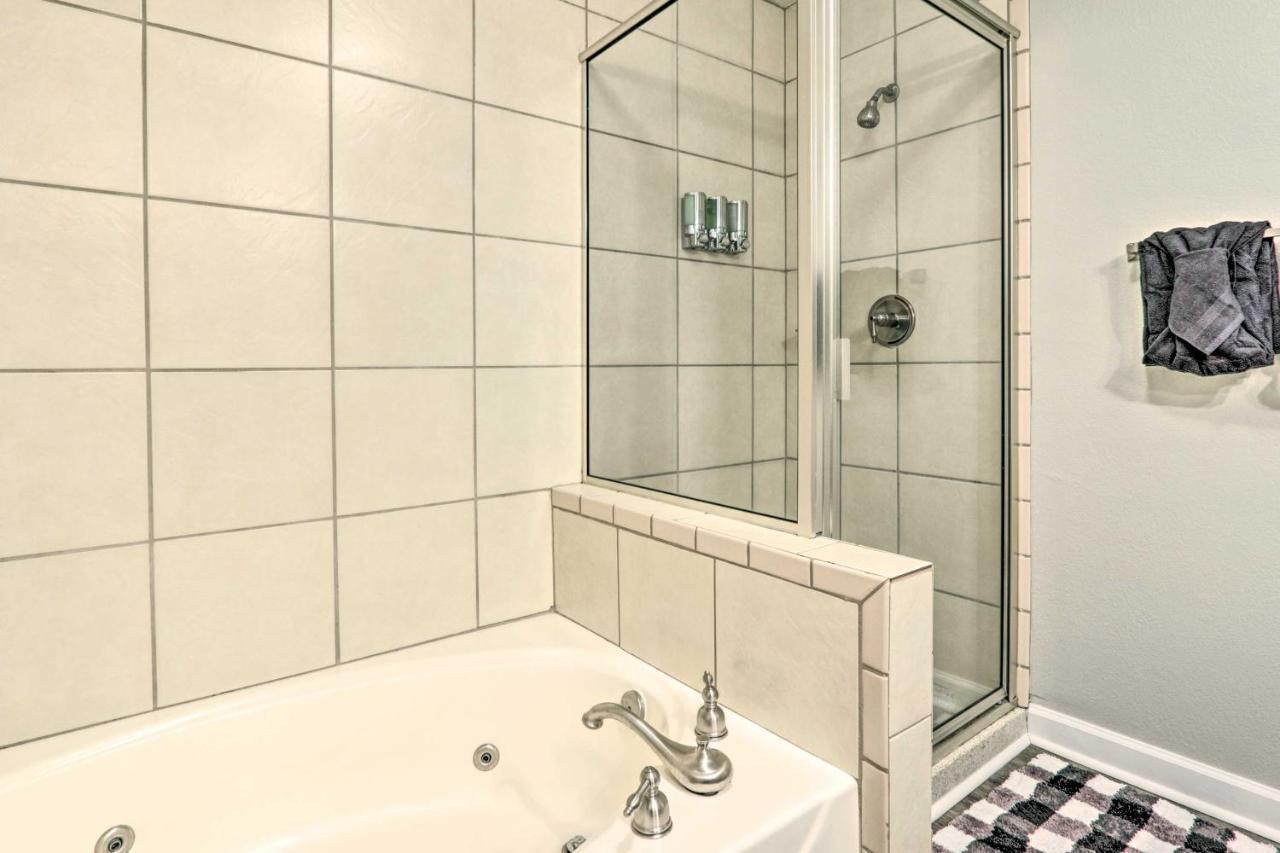 Downtown Pigeon Forge Condo With Pool Access! Eksteriør billede
